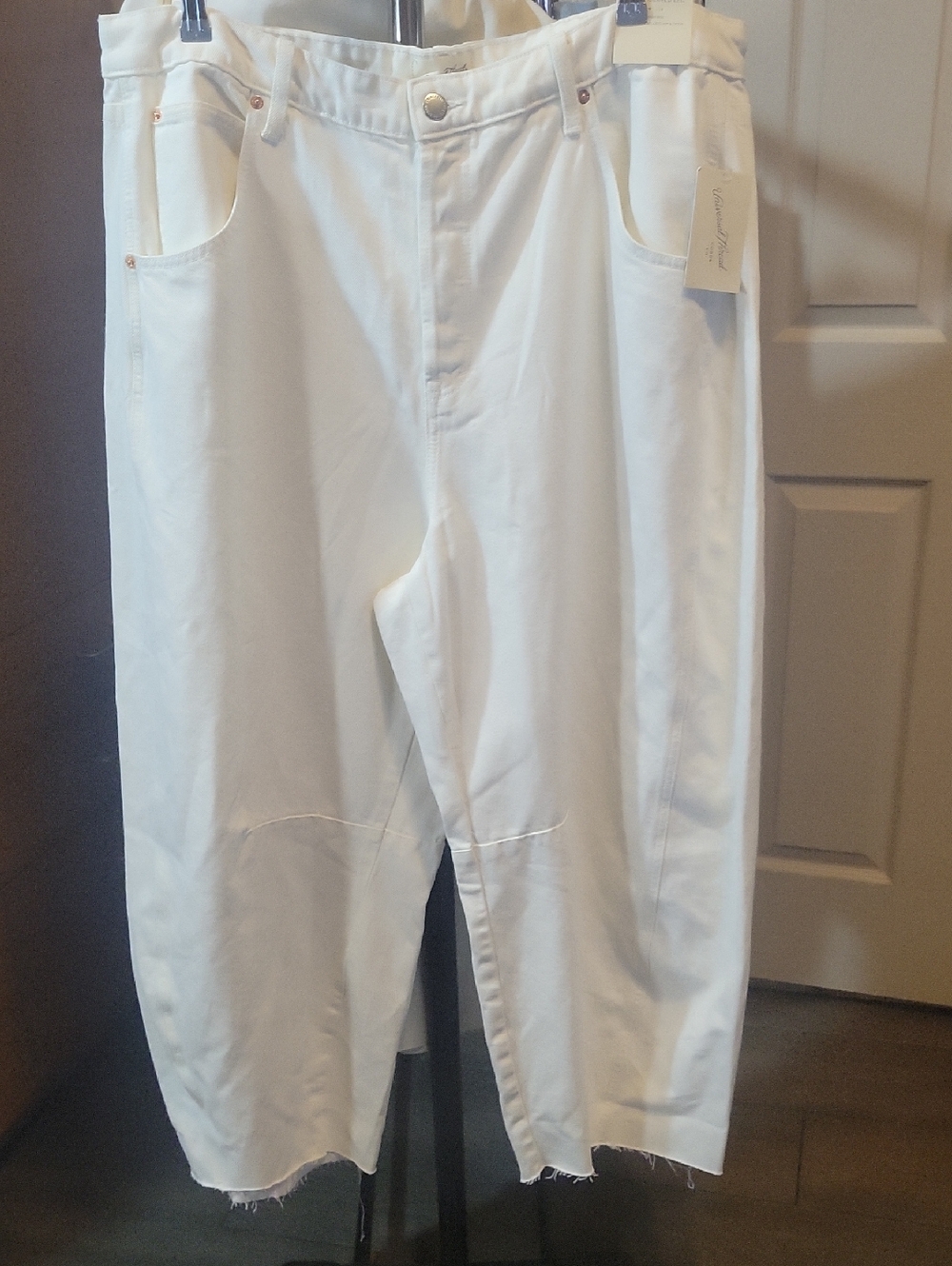 Universal Thread Ivory High-Rise Pants